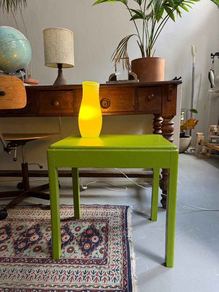 Vintage houten plantentafel, bijzettafel, oud schooltafeltje, Ophalen