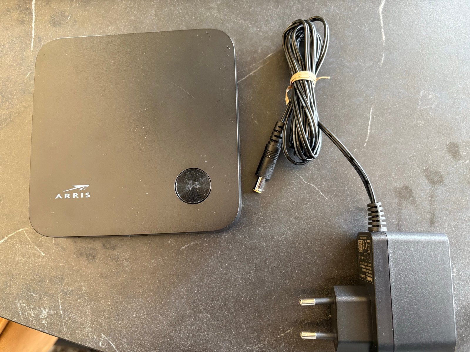 ARRIS modem/router met adapter 5202 F1371, Ophalen of Verzenden, Gebruikt