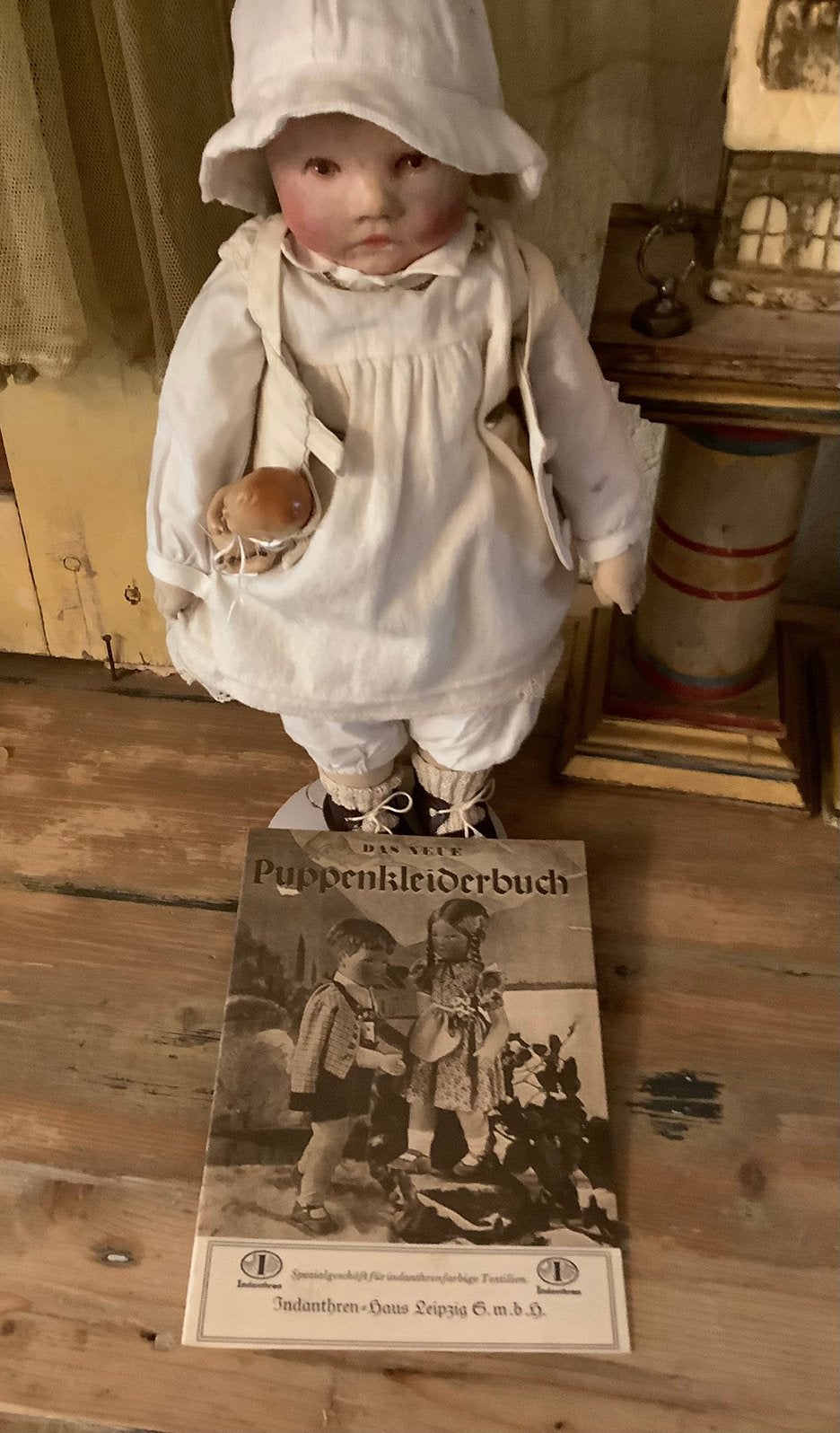 Oud Kathe kruse boekje met oude patronen voor kleertjes, Antiek en Kunst, Ophalen of Verzenden