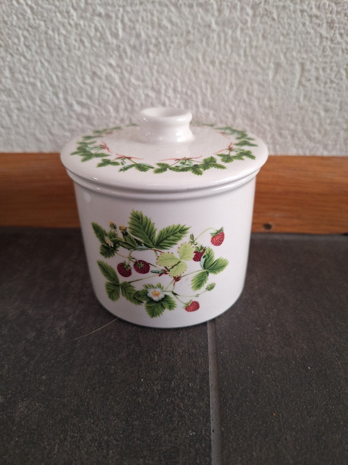 Portmeirion potje met deksel - Summer Strawberries, Overige typen, Ophalen of Verzenden, Zo goed als nieuw, Overige stijlen