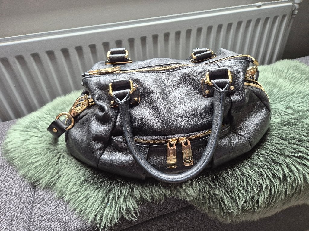 Zwarte leren schoudertas van Uterque zgan, Sieraden, Tassen en Uiterlijk, Tassen | Damestassen, Ophalen of Verzenden, Zo goed als nieuw