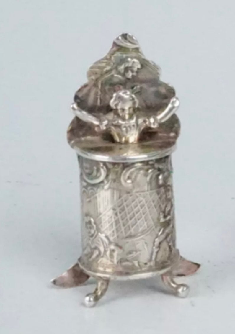 Miniatuur zilver zilveren Kindje in kakstoel, Verzenden, Zilver
