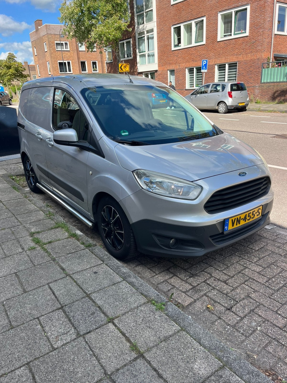 Export - Ford Transit Courier 1.5 Tdci 55KW 2015, Auto's, Bestelauto's, Voorwielaandrijving, Stof, 74 pk, Zwart