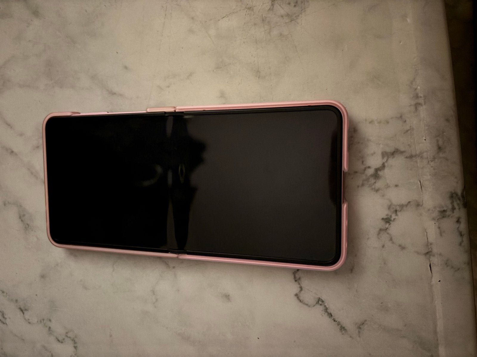 Foto 3 van Samsung Galaxy Z Flip 8 - Zo goed als nieuw, 2 jaar garantie
