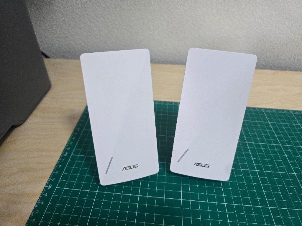 ASUS WiFi 6 mesh-set: RT-AX86U router + 2x RP-AX56, Ophalen of Verzenden, Gebruikt, Router, Asus