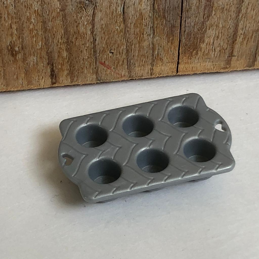 Grijs muffin cupcake  pan vorm voor Barbie keuken, Ophalen of Verzenden, Zo goed als nieuw, Toebehoren