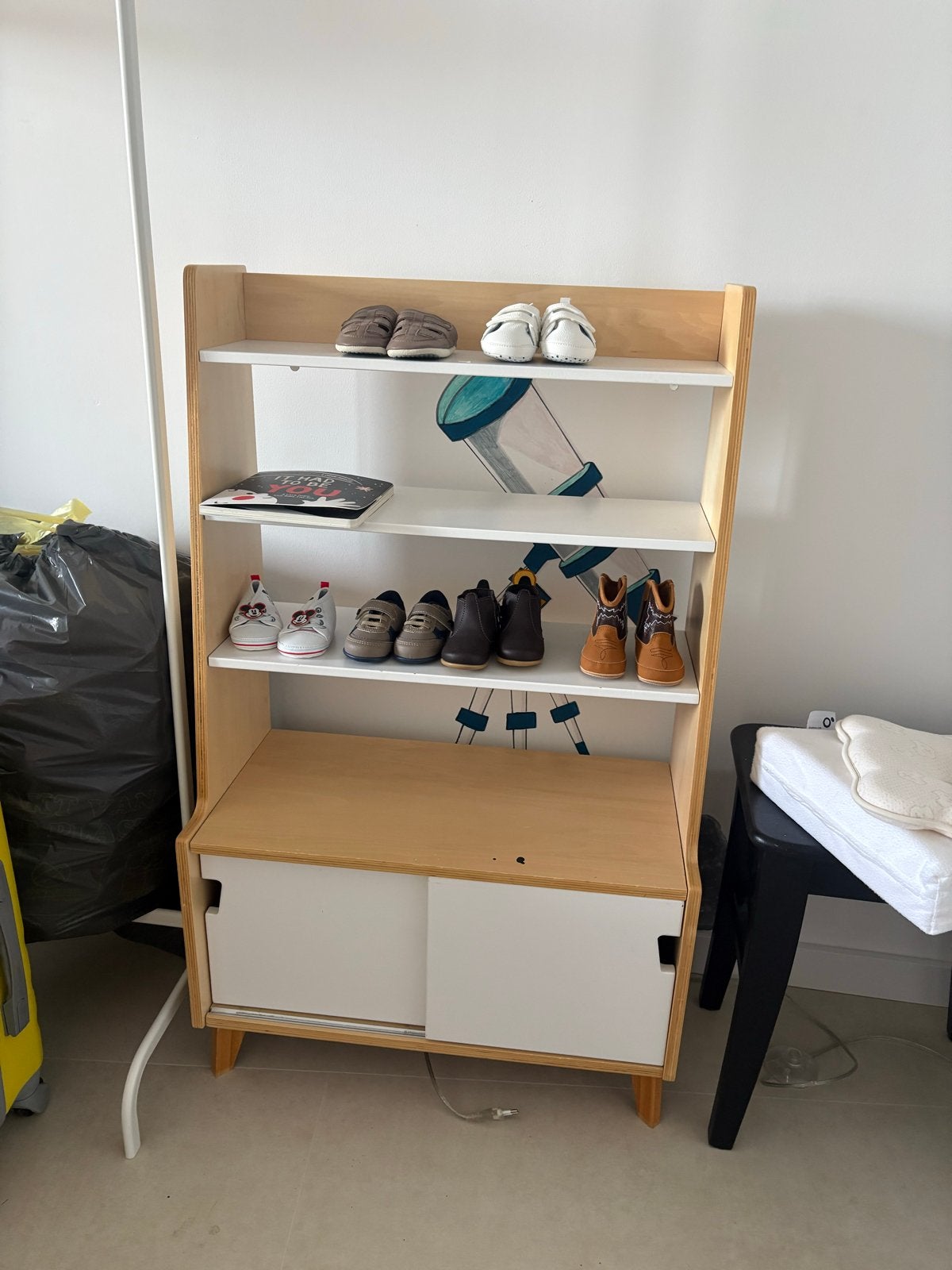 Houten kinderboekenkast met opbergruimte, Huis en Inrichting, Kasten | Boekenkasten, Gebruikt, 100 tot 150 cm, 25 tot 50 cm, Overige houtsoorten