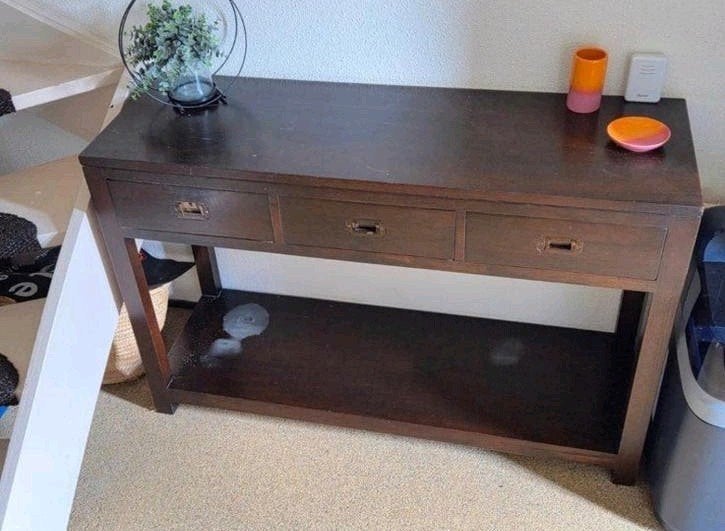 Donkerbruine sidetable met 3 lades en opbergplank, Huis en Inrichting, Tafels | Sidetables, Ophalen, Gebruikt, 100 tot 150 cm