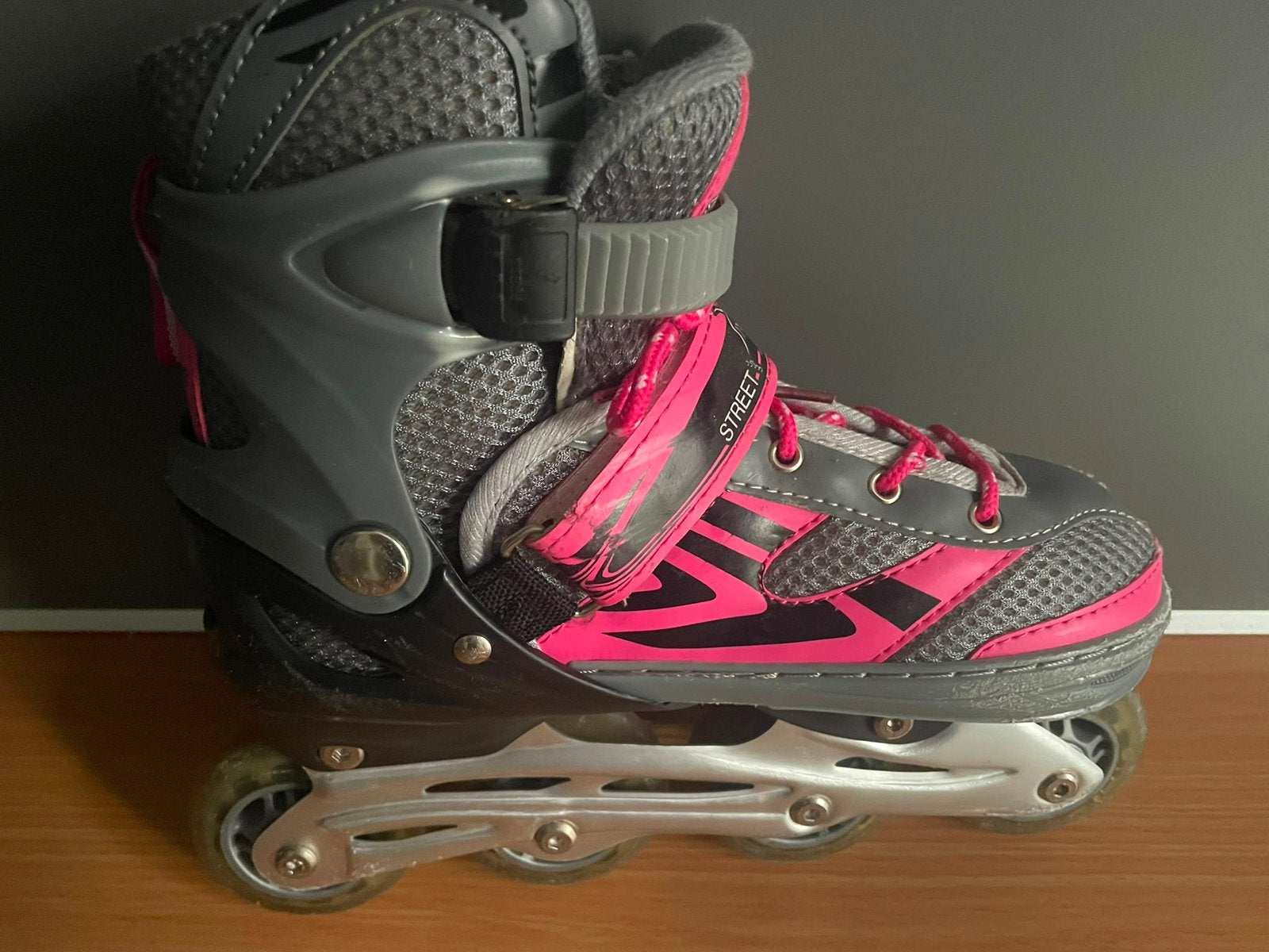 In maat 35-38 verstelbare Skeelers, Verstelbaar, Kinderen, Zo goed als nieuw, Inline skates 4 wielen