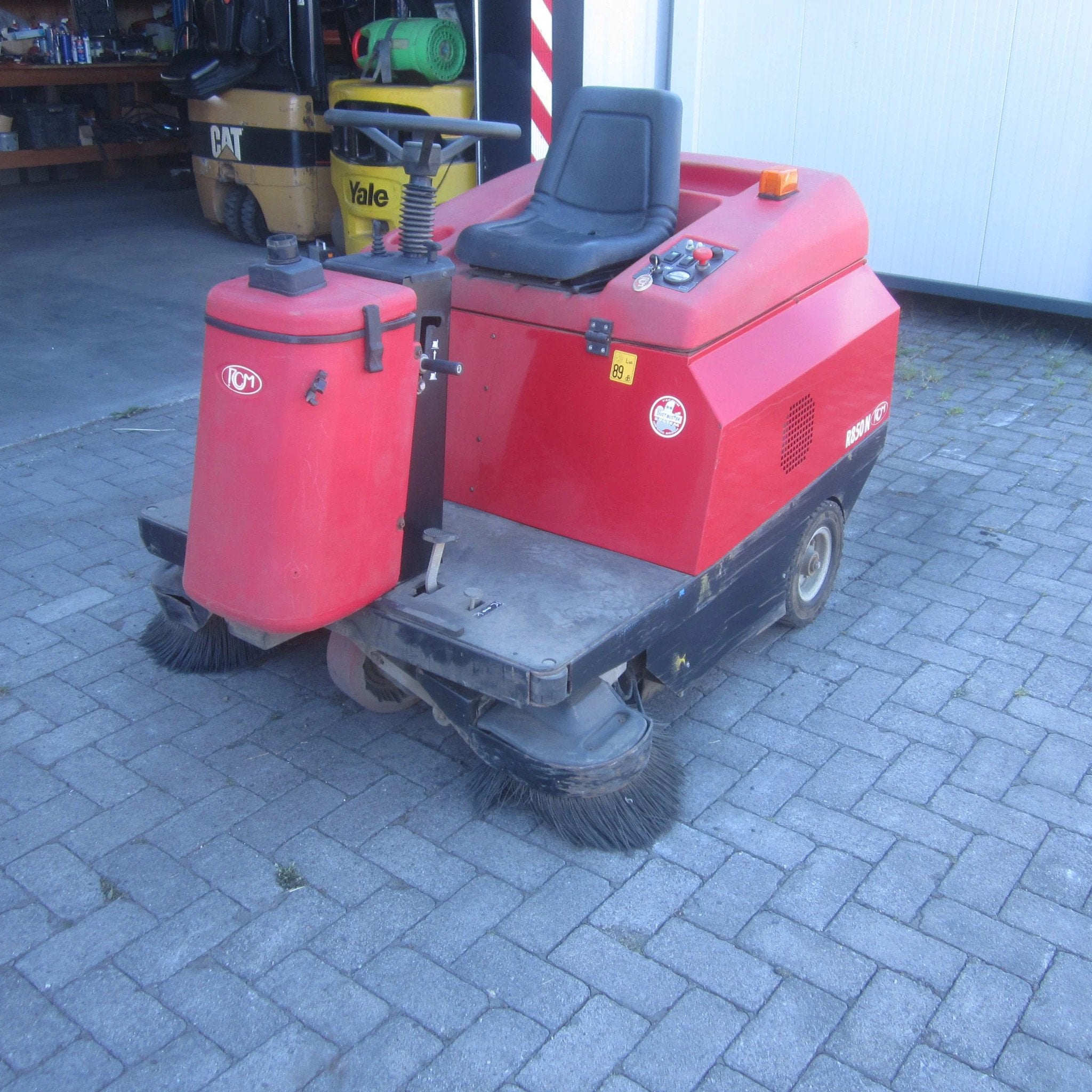 RCM R850 NE, elektrisch, veegbreedte 1.40 mtr. (bj 2019)