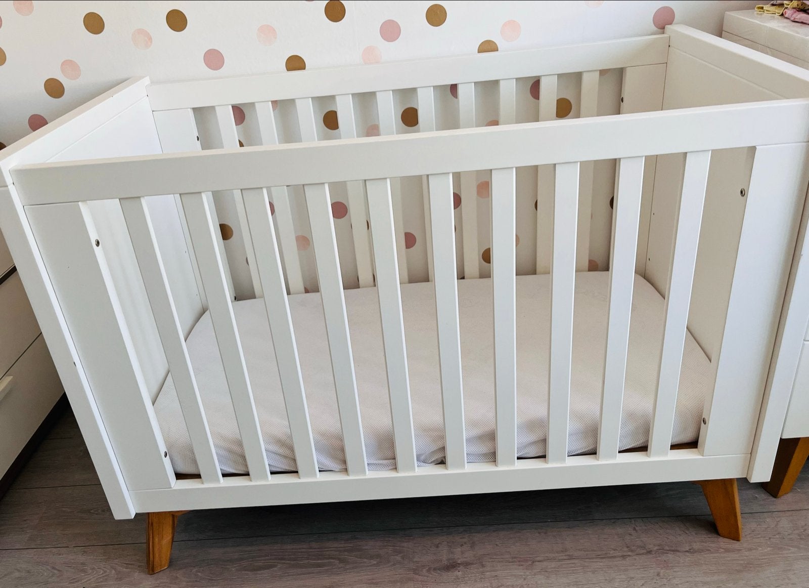TWF Ledikant Wit met Lattenbodem en Matras, 70 tot 85 cm, Zo goed als nieuw, Lattenbodem, 140 tot 160 cm
