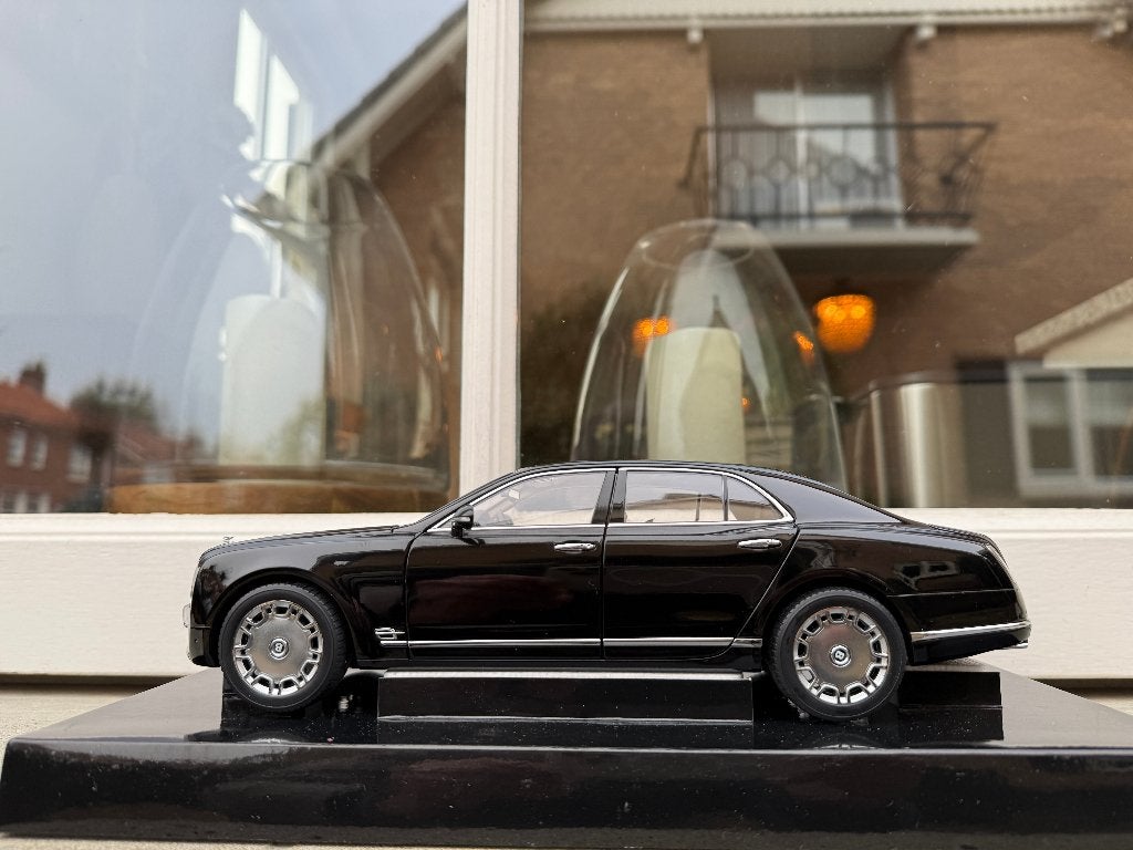 1:18 Bentley Mulsanne zwart 2010 Minichamps 100 139900, Minichamps, Auto, Ophalen of Verzenden, Zo goed als nieuw