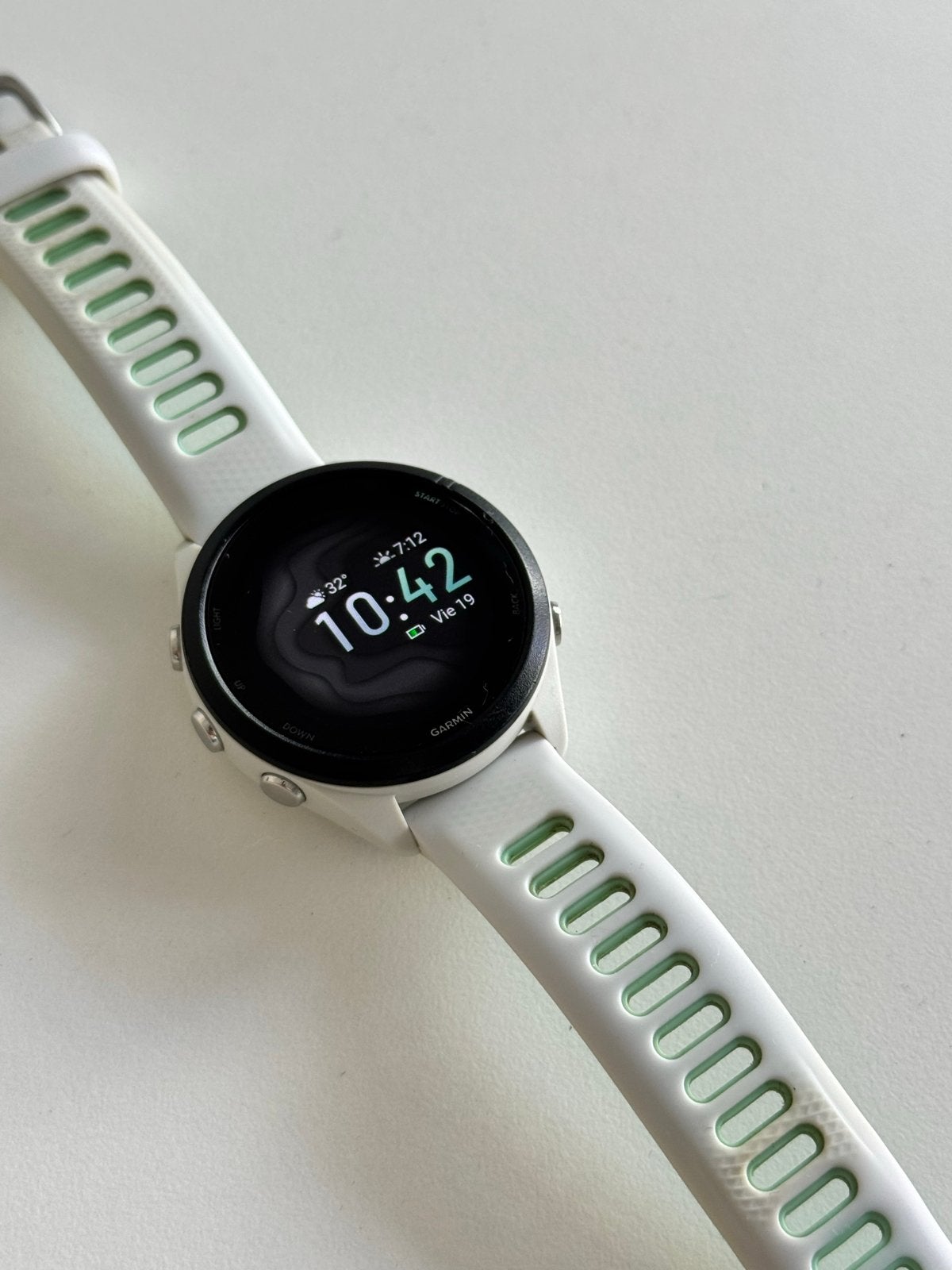 Garmin Forerunner 265s, Sieraden, Tassen en Uiterlijk, Sporthorloges, Wit, Ophalen of Verzenden, Zo goed als nieuw, Waterdicht