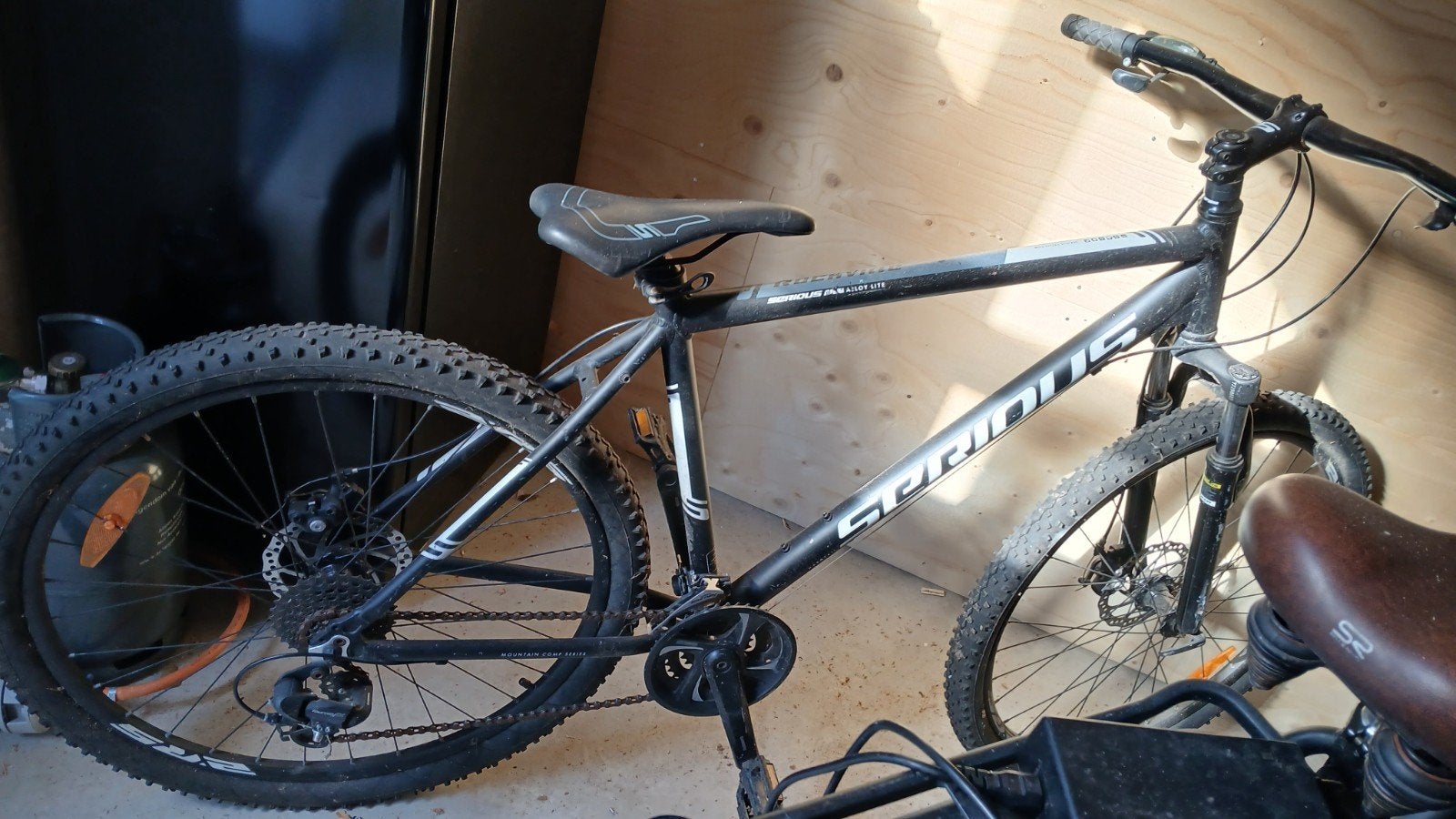 mountainbike, Rovkville Serious, zwart, 8 versnellingen, Fietsen en Brommers, Gebruikt, Heren, Geen vering, 53 tot 57 cm