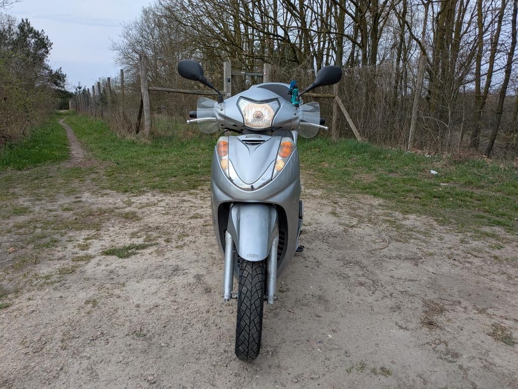 Honda SH300i ABS nette motorscooter, Motoren, Scooter, Particulier, ABS, Minimaal motorrijbewijs A2