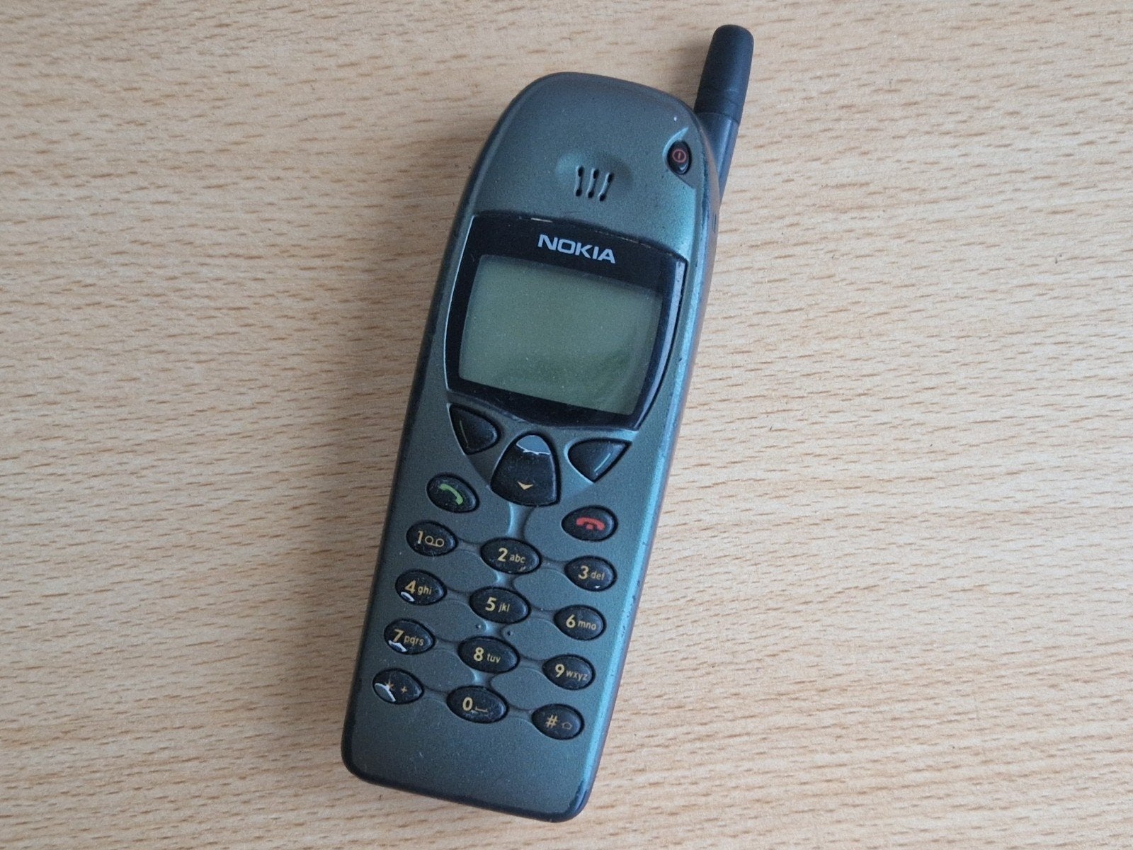 Nokia 6110 Retro GSM telefoon. Origineel uit de jaren '90, Telecommunicatie, Gebruikt, Geen camera, Fysiek toetsenbord, Klassiek of Candybar