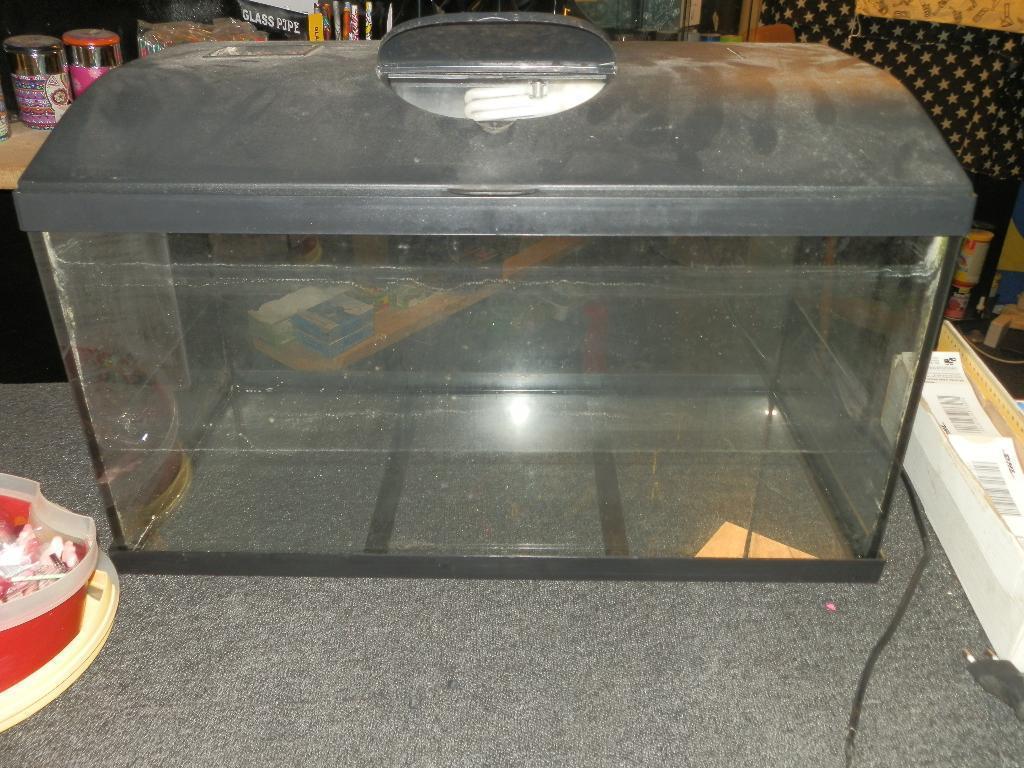 Aquarium zwart met lamp, Ophalen of Verzenden, Gebruikt, Leeg aquarium