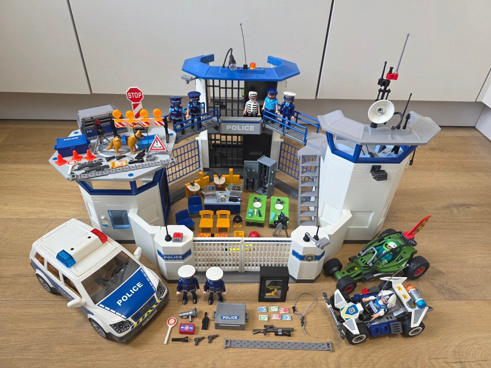 Playmobil 6919 politiebureau 6920 politie patrouille en meer, Ophalen of Verzenden, Zo goed als nieuw