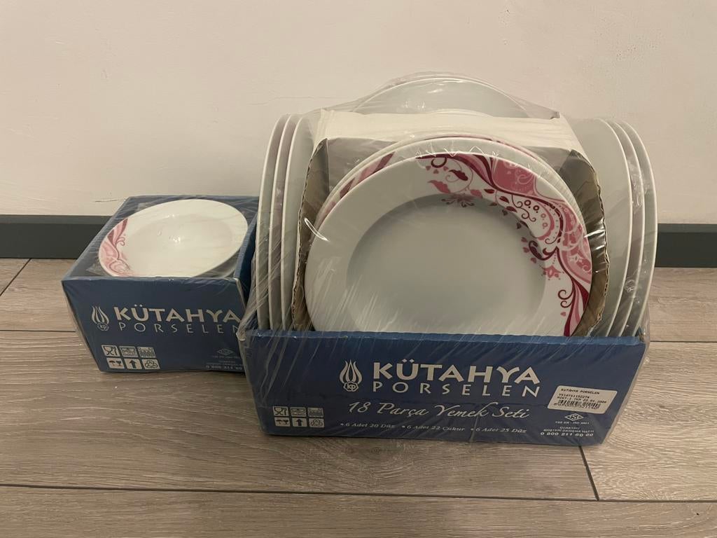 Nieuwe Kütahya Porselein 24-delig Servies, Huis en Inrichting, Ophalen, Nieuw, Bord(en), Overige stijlen