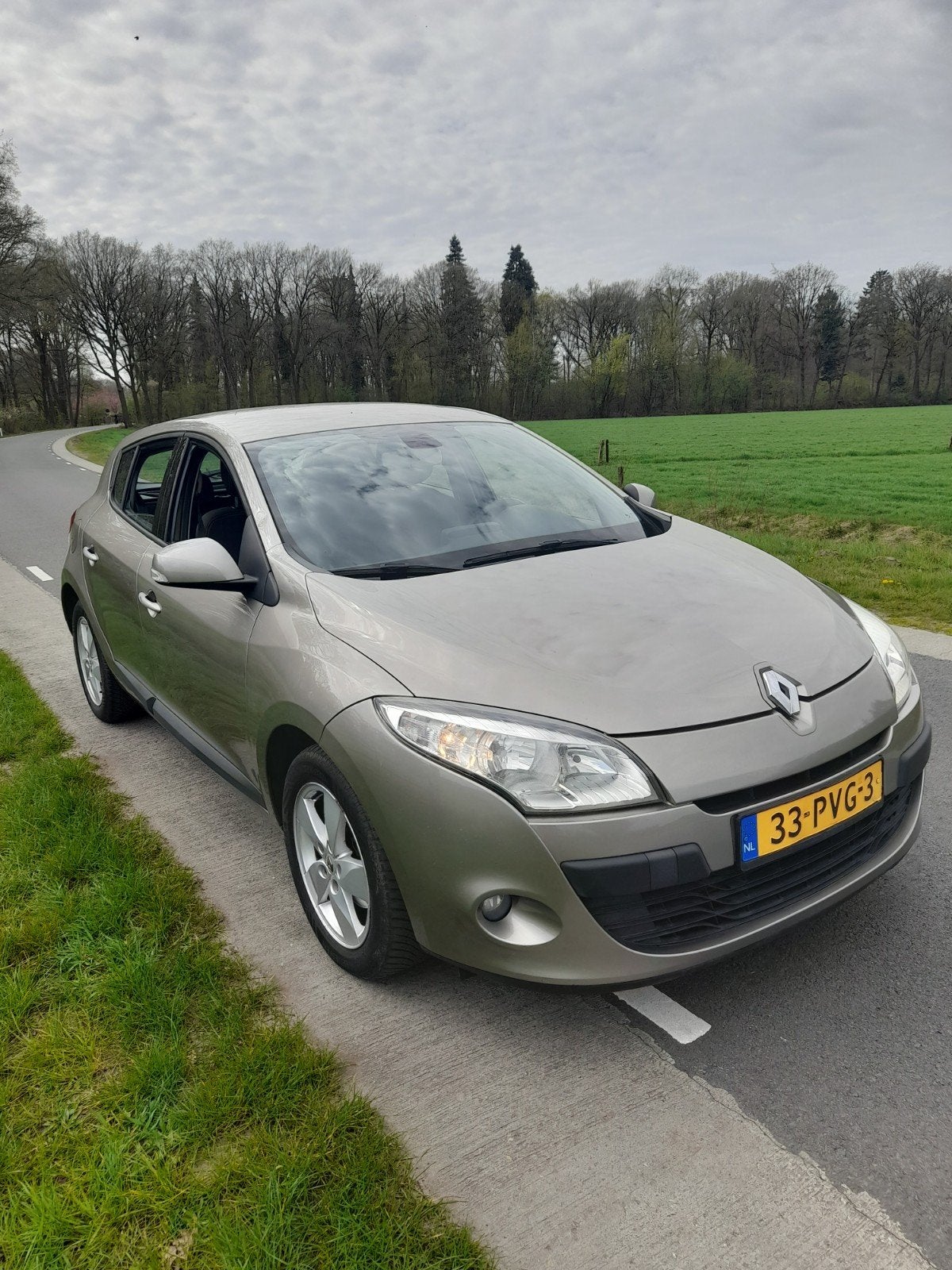 MEGANE 1.4TCi 2011 mooie zeer luxe 5 deurs Henry 0628882207., Particulier, Te koop