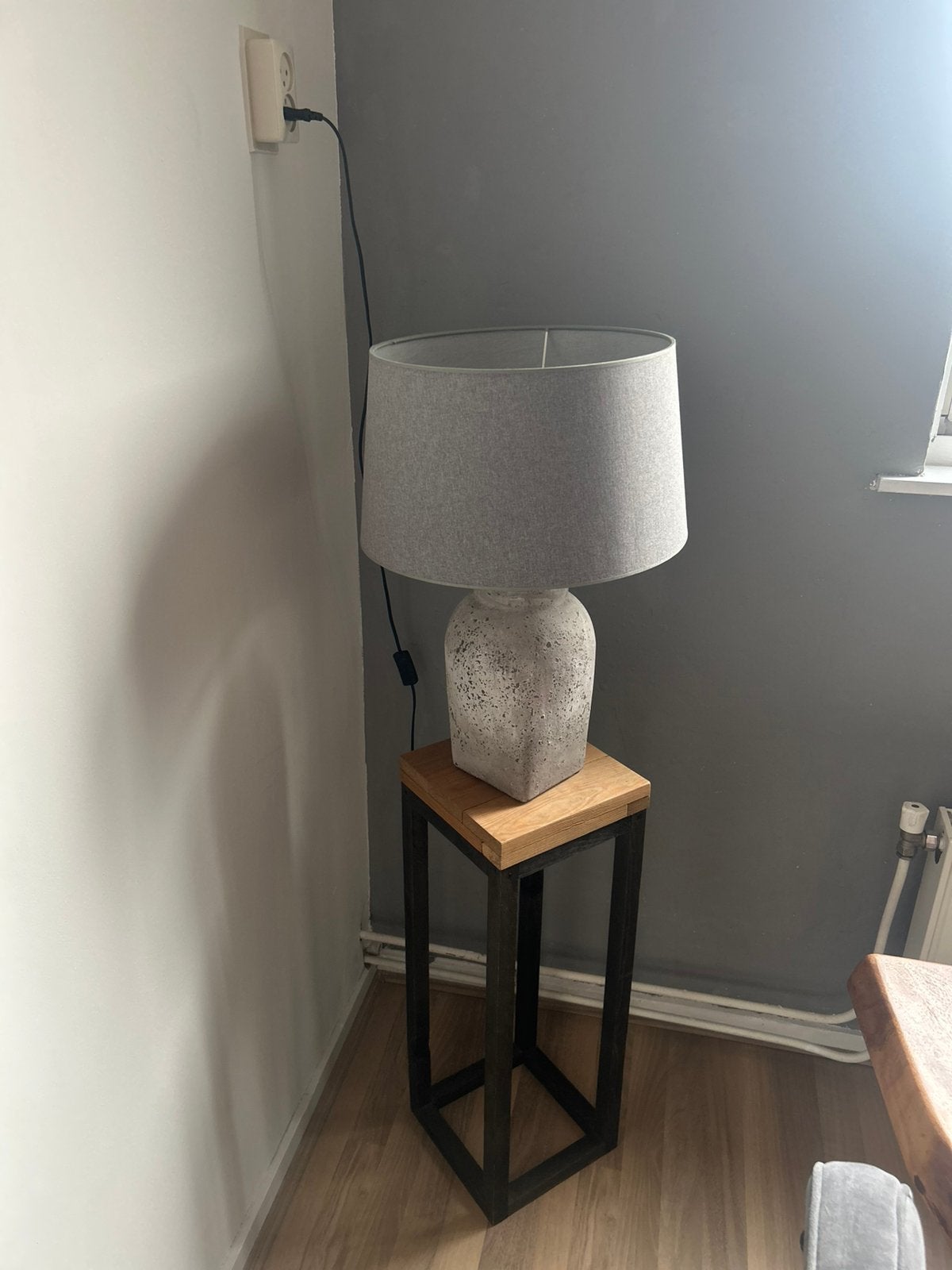 Tafel+ lamp, Ophalen, Zo goed als nieuw
