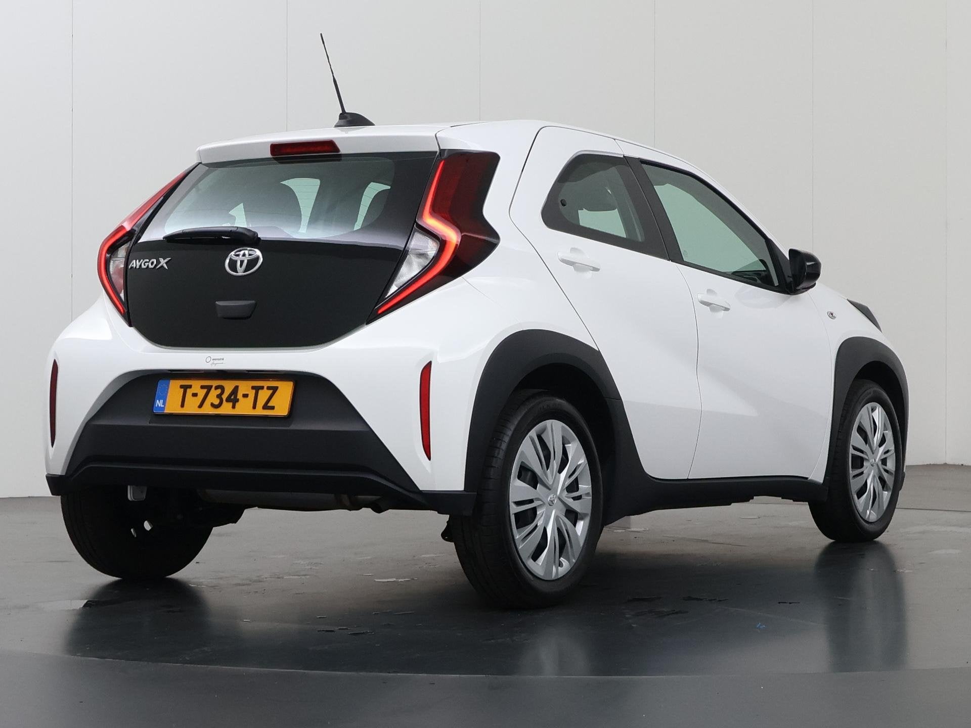 Toyota Aygo X 1.0 VVT-i MT Play | Cruise Control Adaptief |, Auto's, Dealer onderhouden, Stof, Gebruikt, 920 kg