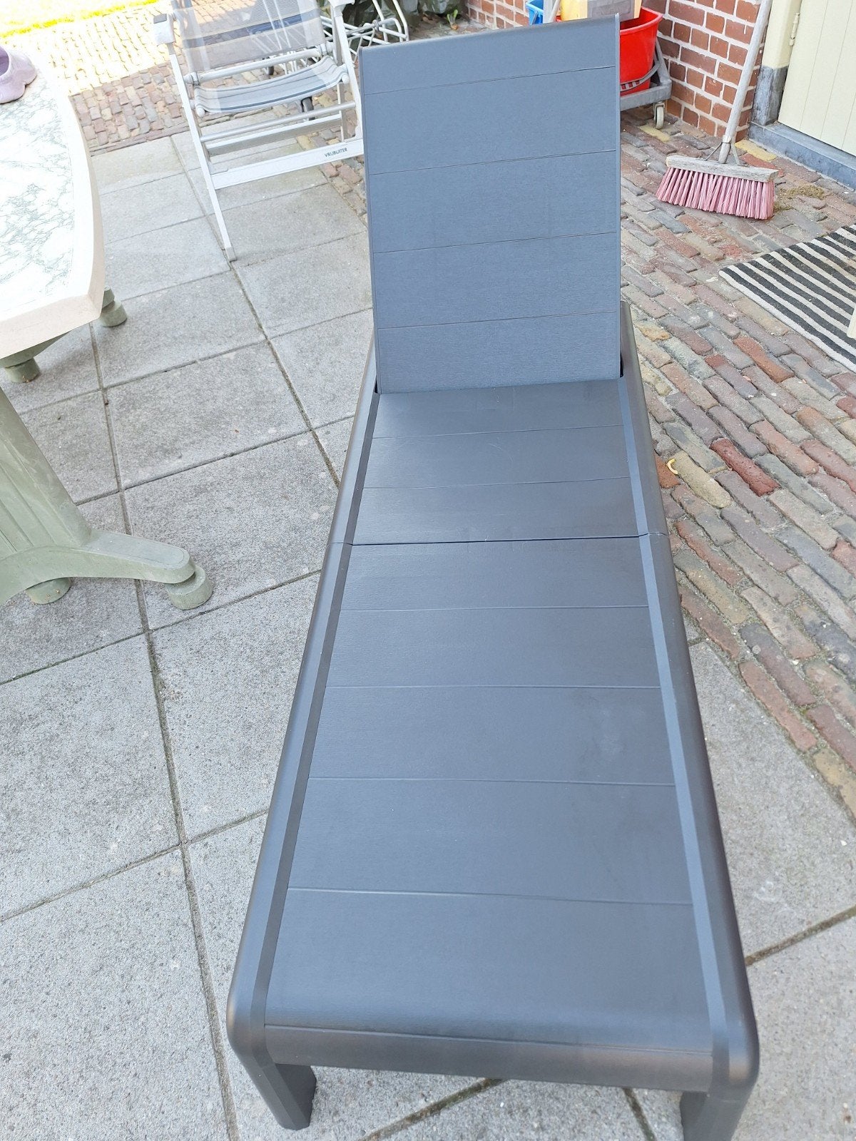 Nieuw kunststof ligbed - verstelbare rugleuning, Tuin en Terras, Ophalen of Verzenden