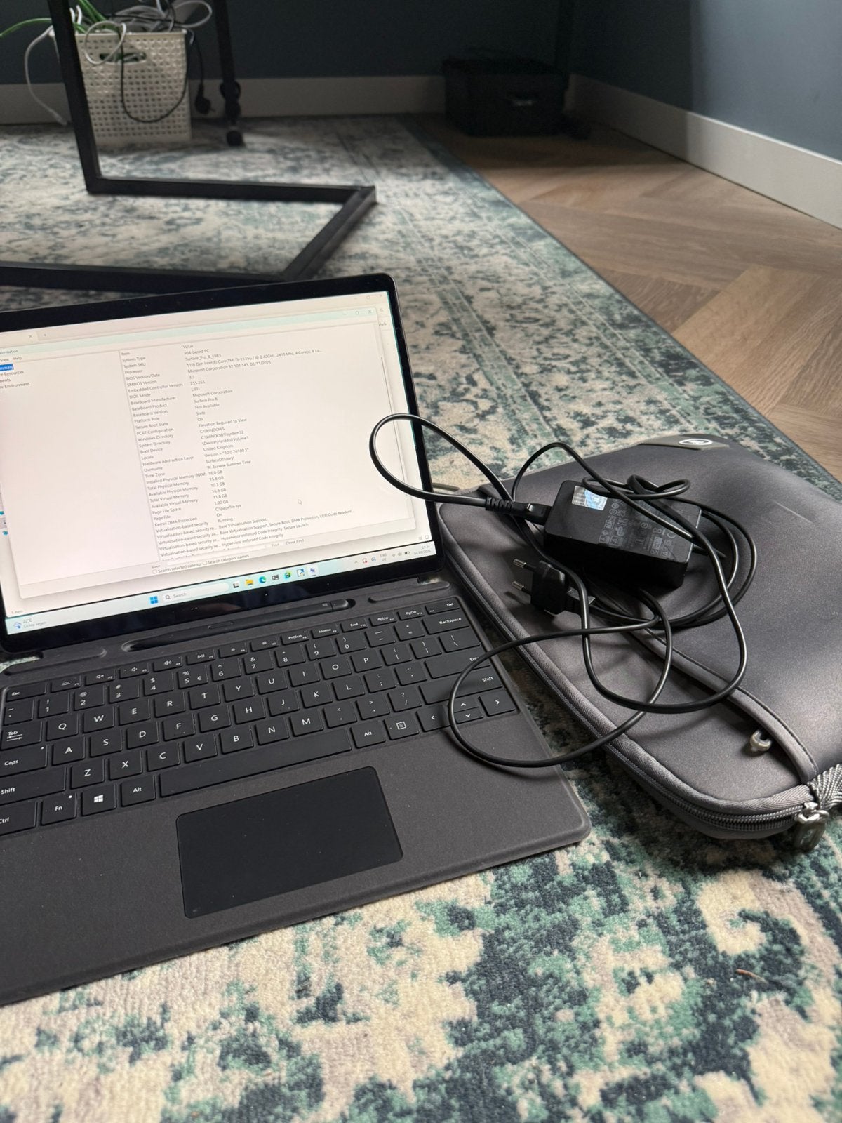 Microsoft Surface Pro 8 i5 16GB + toetsenbord + pen + hoes, Computers en Software, Ophalen of Verzenden, Zo goed als nieuw, 13 inch