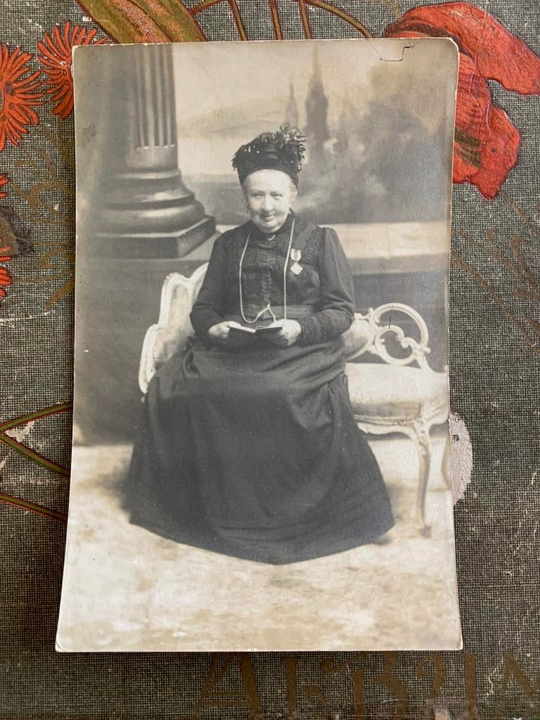 Foto - België - oudere dame - grootmoeder (SL), Gebruikt, Foto, Ophalen of Verzenden, Voor 1940