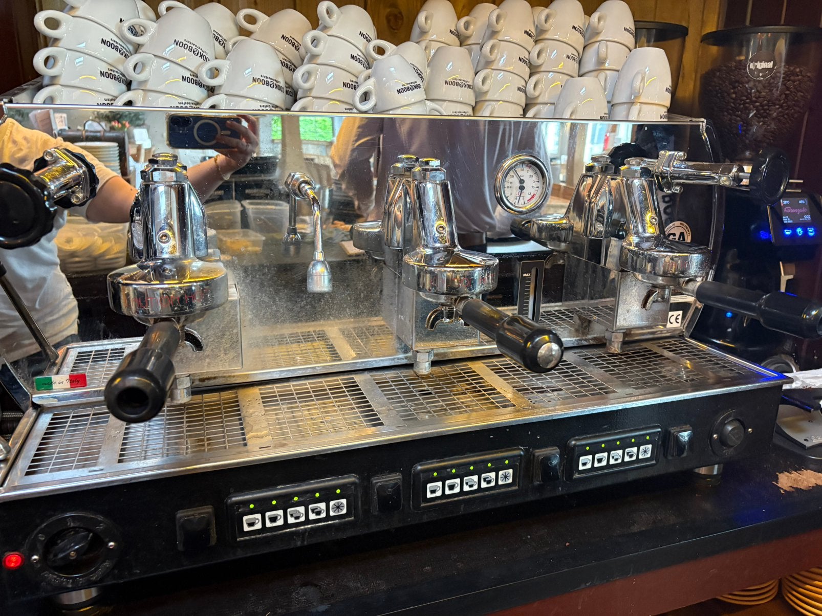 La Nuova Era Barista Koffiemachine horeca 3 groeps, Gebruikt, Espresso apparaat, 10 kopjes of meer, Koffiebonen