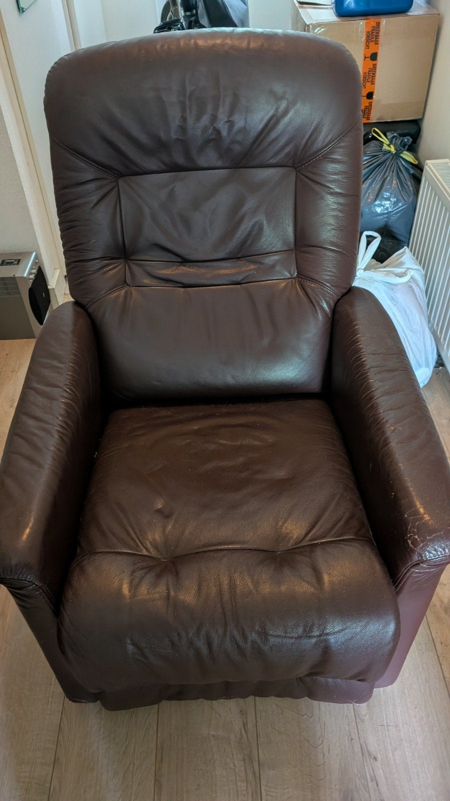 Comfortabele bordeau rode elektrische relaxfauteuil, Ophalen, Gebruikt, Klassiek, Comfortabel, 75 tot 100 cm