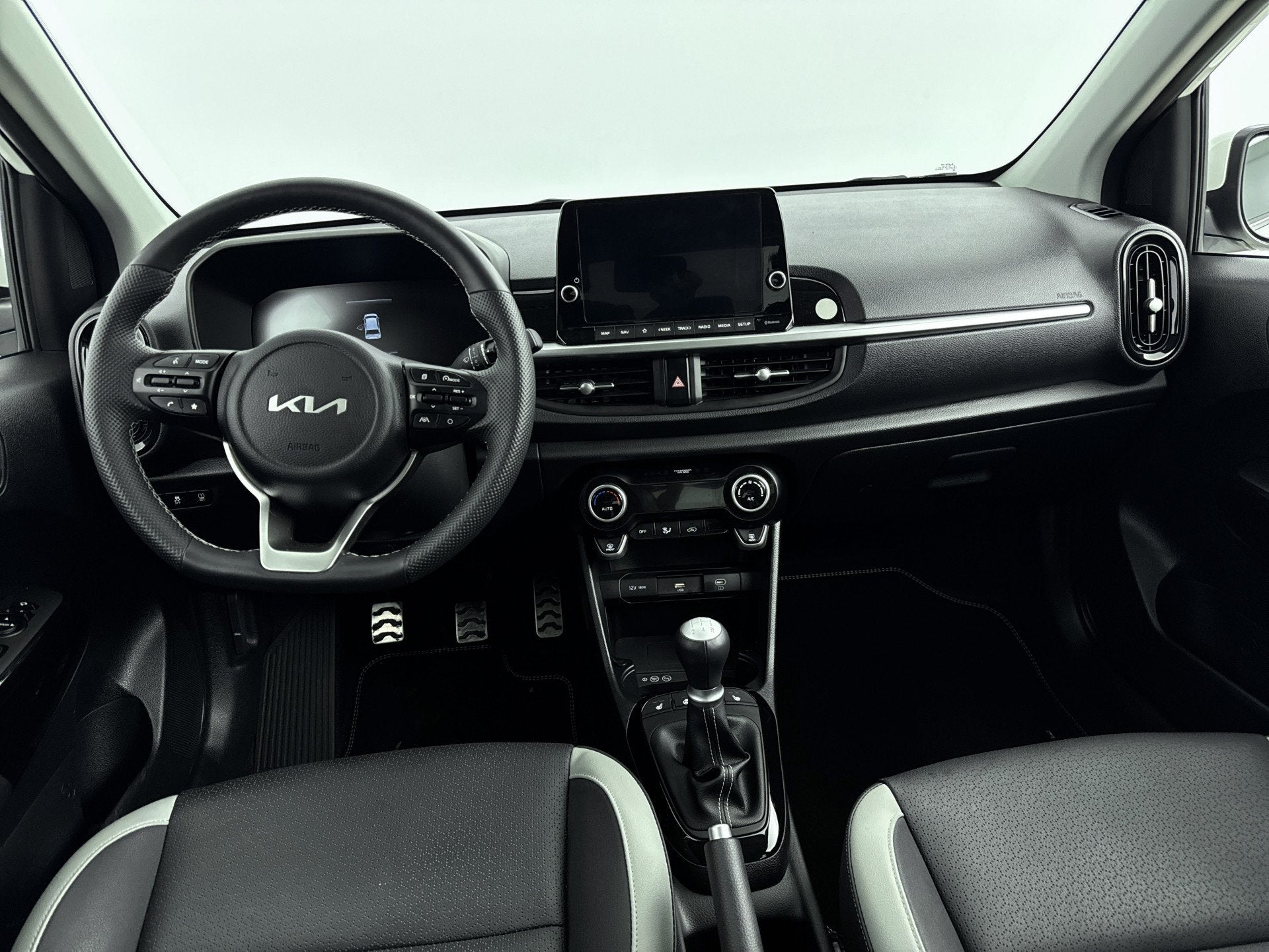 Kia Picanto 1.0 DPI GT-line // STUUR EN STOEL VERWARMING //, Voorwielaandrijving, Gebruikt, 4 stoelen, Wit