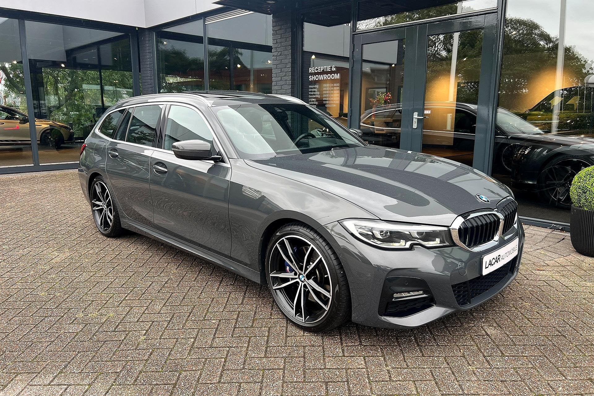 Foto 3 van BMW 3-serie Touring 330i High Executive Edition I M Sport