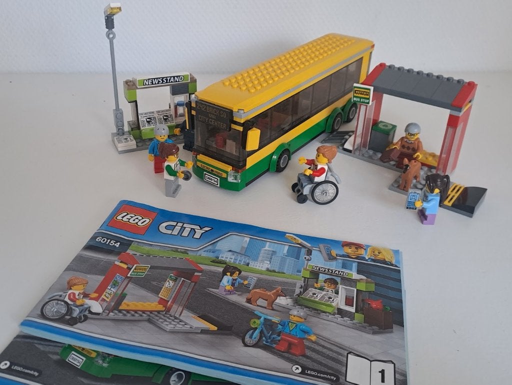 LEGO busstation 60154, Kinderen en Baby's, Speelgoed | Duplo en Lego, Compleet, City, Lego, Ophalen of Verzenden