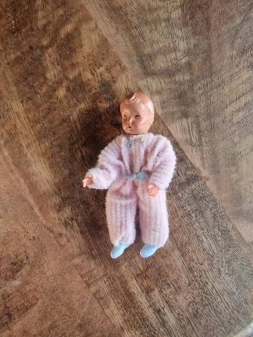 Caco popje 6 cm in roze gebreid pakje, Ophalen of Verzenden, Gebruikt