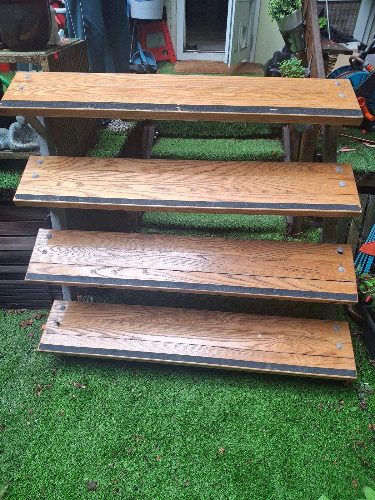 Stevige houten opstap-trap met metalen frame, Ophalen, Gebruikt, Minder dan 2 meter