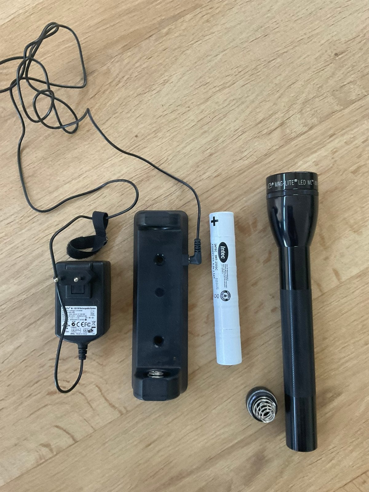Mac Lite led zaklamp ml 150, Caravans en Kamperen, Ophalen, Zo goed als nieuw, Batterij
