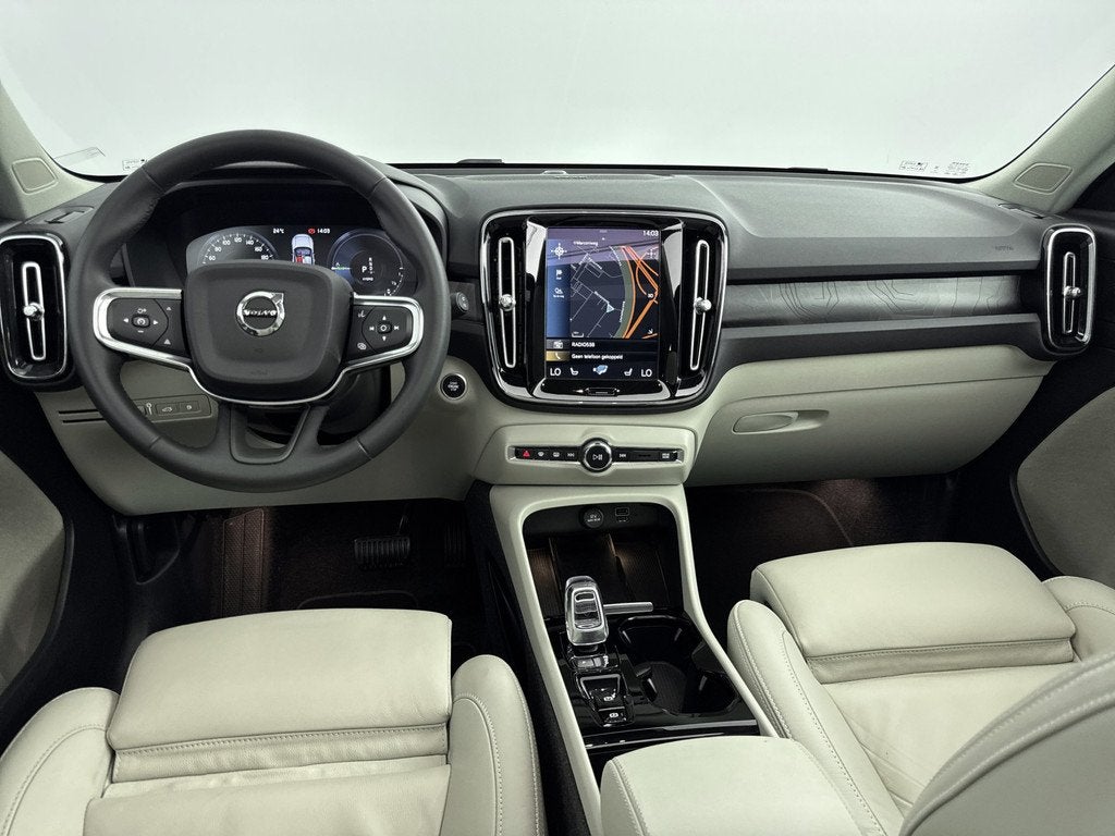 Volvo XC40 - 1.5 T4 Plug-in hybrid Ultimate Bright // SCHUIF, Euro 6, Hybride Elektrisch/Benzine, 3 cilinders, Geïmporteerd