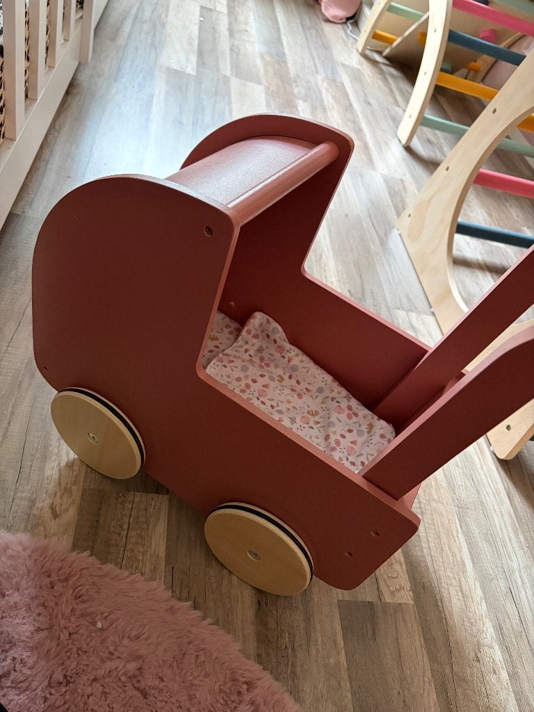 Little dutch poppenwagen, Ophalen, Zo goed als nieuw, Duw- of Trekspeelgoed