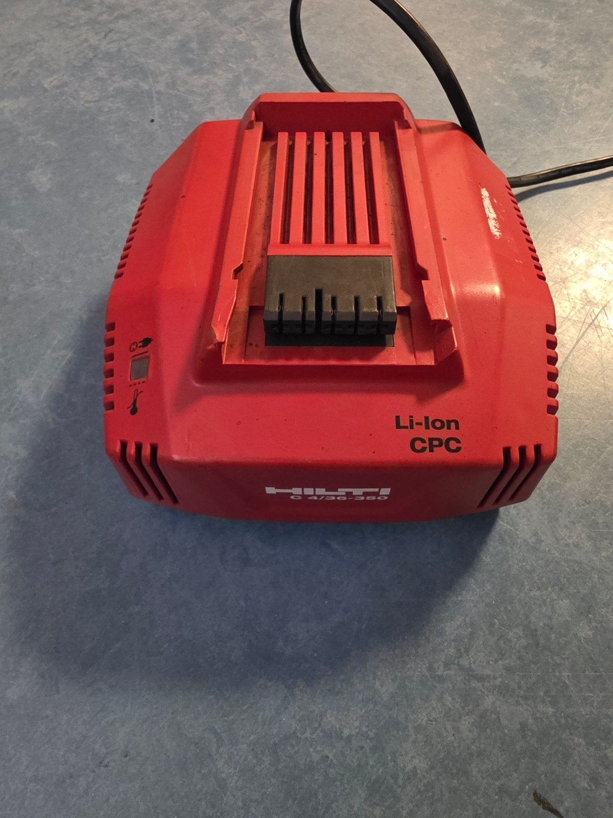 Hilti C 4/36-350 Li-Ion CPC Oplader met Accu, Doe-het-zelf en Verbouw, Gereedschap | Handgereedschap, Zo goed als nieuw, Ophalen of Verzenden