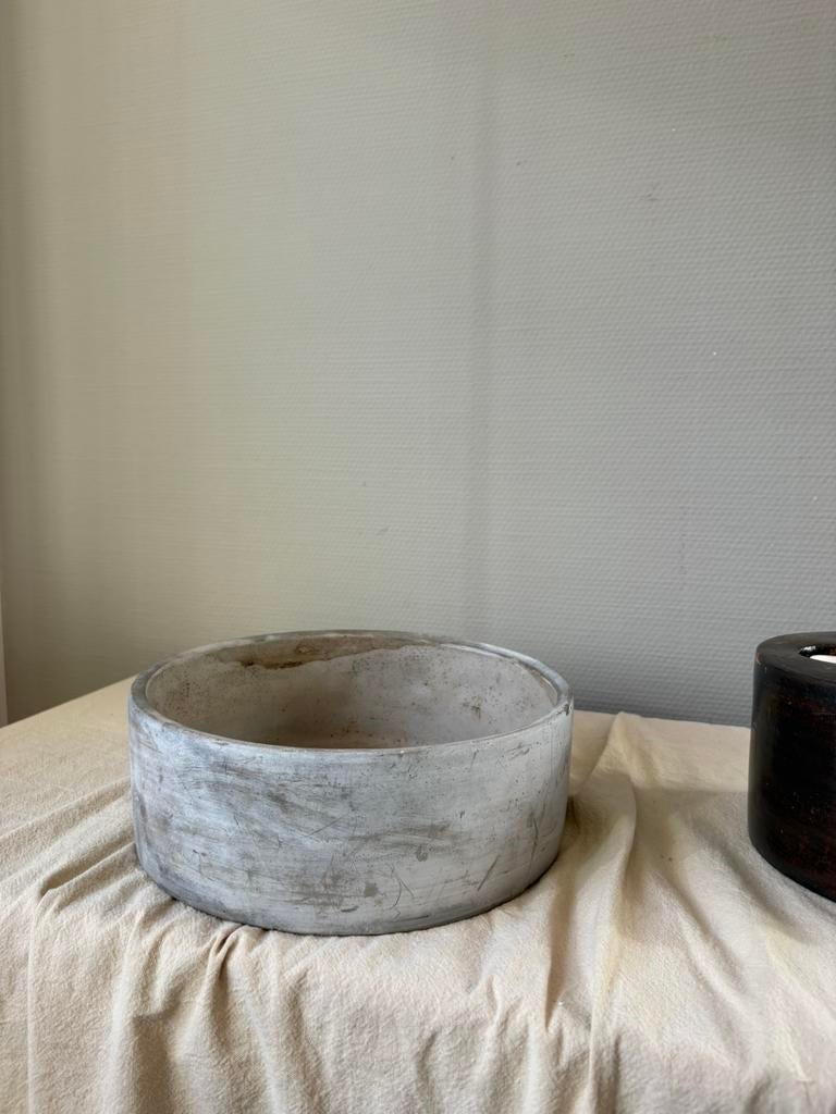 Preloved grijs stenen beton look ronde hoge schaal  d24cm, Huis en Inrichting, Woonaccessoires | Schalen en Manden, Schaal, Rond