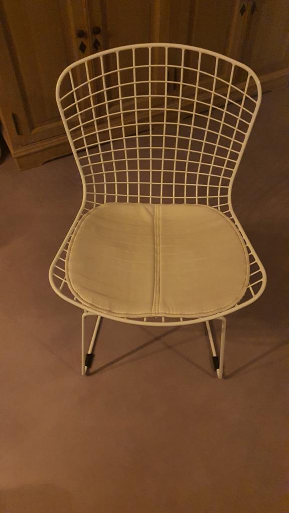 Creme metalen draadstoel met kussen, Ophalen, Wit, Modern, Design, Draadstoel, Zo goed als nieuw