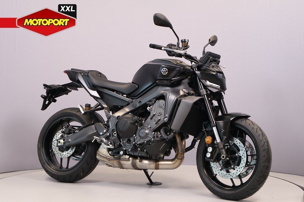 Yamaha MT 09 Y-AMT, Bedrijf, Naked bike