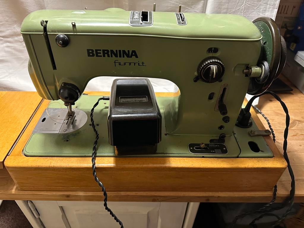 Antieke Bernina naaimachine, goed werkend, Ophalen