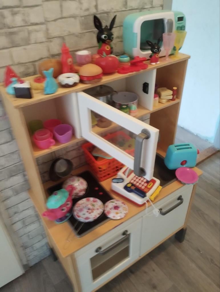 Super leuk kinder keukentje, Kinderen en Baby's, Speelgoed | Speelkeukens, Ophalen of Verzenden, Zo goed als nieuw