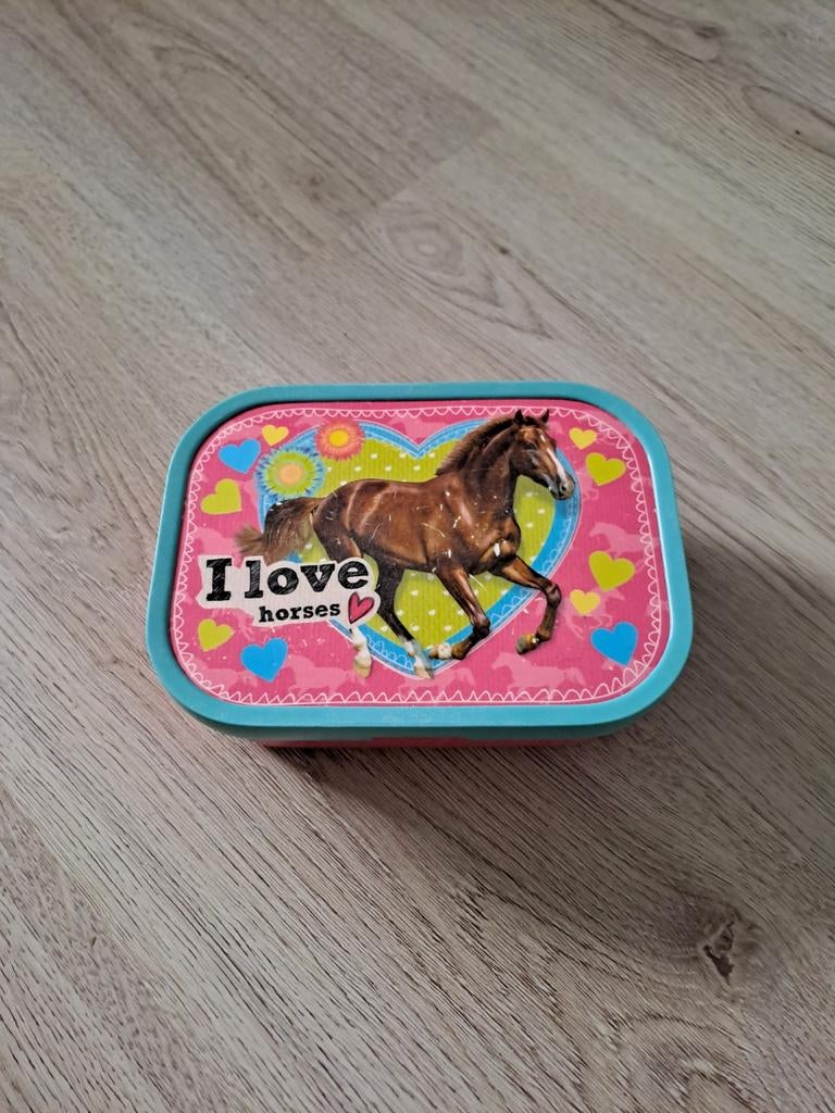 Mepal broodtrommel met paarden i love horses, Ophalen of Verzenden, Gebruikt
