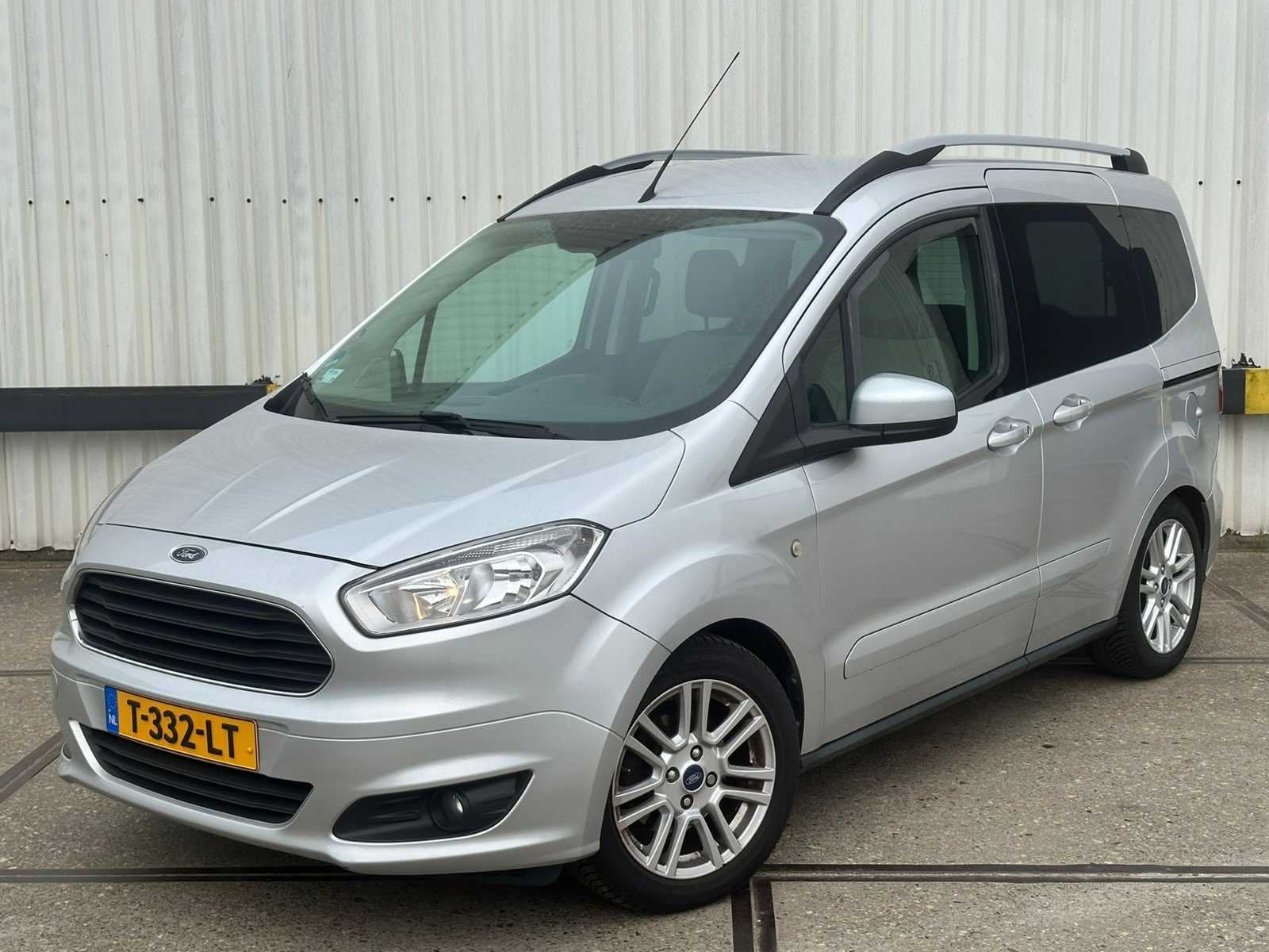 Ford Tourneo 5 persoons Courier Titanium. T-332-LT, Auto's, Voorwielaandrijving, Euro 5, 910 kg, Gebruikt