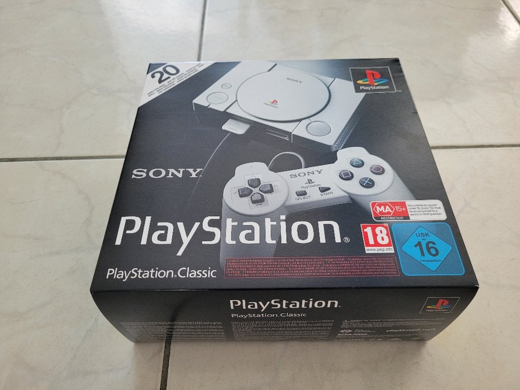 PlayStation Classic, Spelcomputers en Games, Ophalen of Verzenden, Zo goed als nieuw, Met 2 controllers, Met games