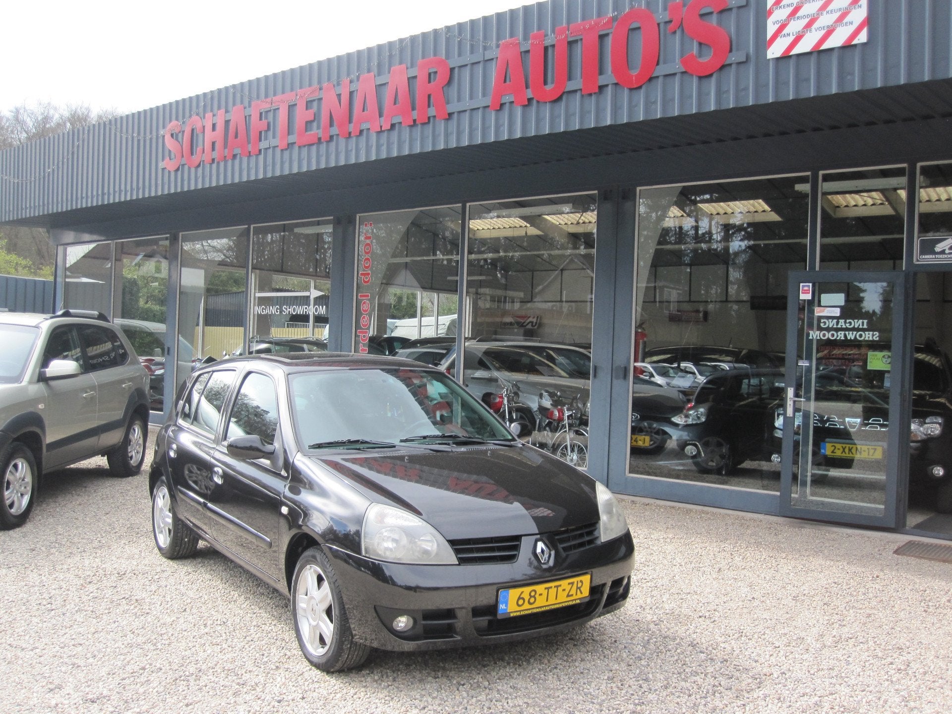 Renault Clio 1.2-16V Campus 5 DRS km 72633 met nap apk 24-04, Voorwielaandrijving, Stof, 4 cilinders, Met garantie (alle)
