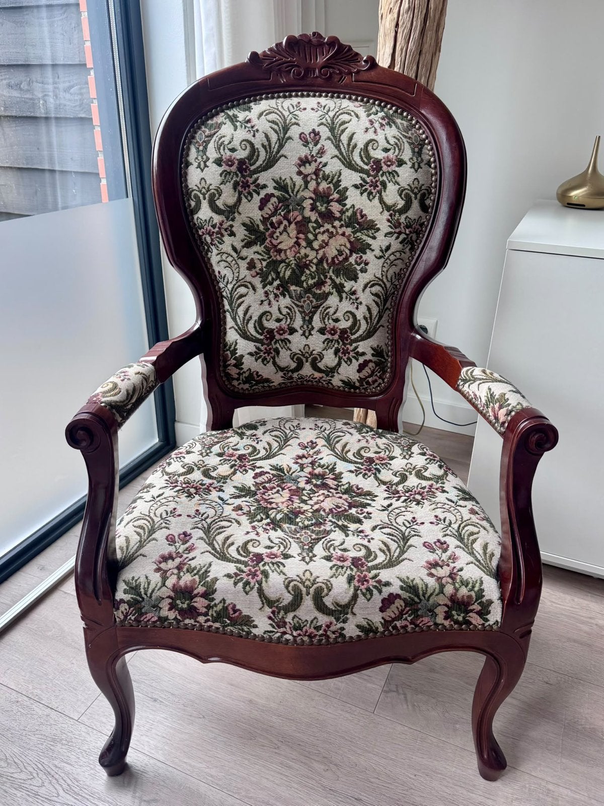Antieke fauteuil met bloemenpatroon, Ophalen of Verzenden